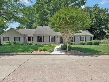 409 Park Plaza Drive, Evansville, IN 47715