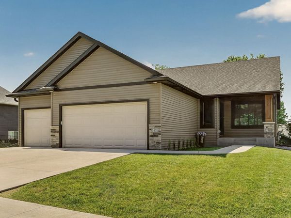 3402 Ridgeline Drive SE, Rochester, MN 55904