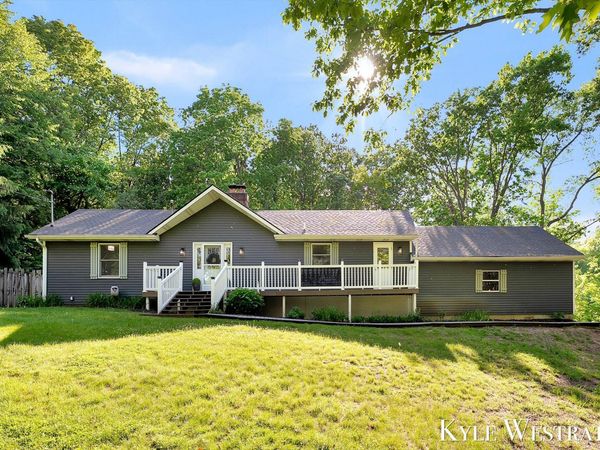 2525 Biggs Avenue NE, Lowell, MI 49331