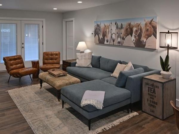 300 E Bluebonnet LN, Johnson City, TX 78636