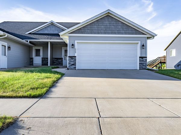 1909 Prairie Pl, Holmen, WI 54636
