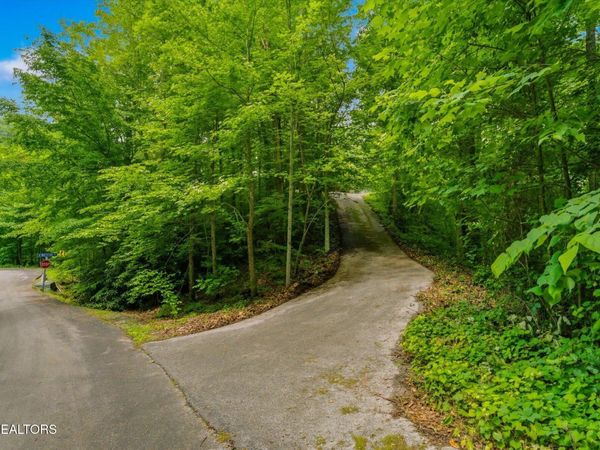 2405 Deep Spring Lane, Sevierville, TN 37862