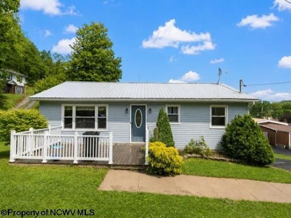 103 Baker Street, Fairview, WV 26570
