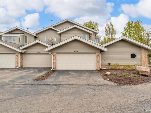 21096 Boulder Circle , Northville, MI 48167