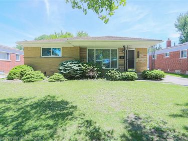 28806 Rockwood Street , St. Clair Shores, MI 48081