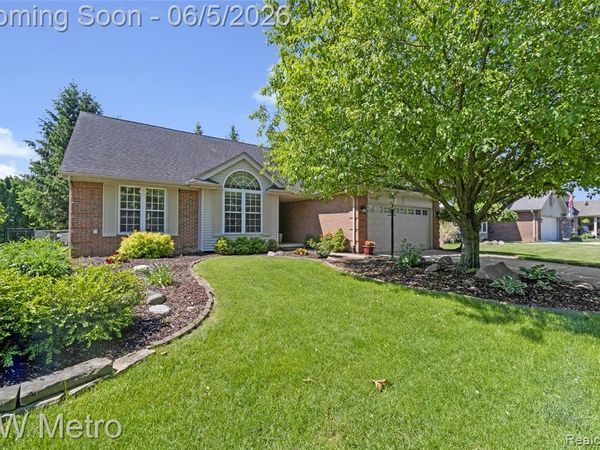 14584 Sundew Lane, Sterling Heights, MI 48312