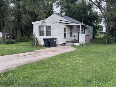 910 E Camden Avenue, Omaha, NE 68110