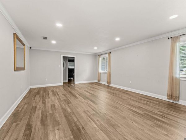 1088 Sinclair Dr, Baton Rouge, LA 70815