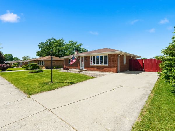 512 CHANEY Street , Crest Hill, IL 60403