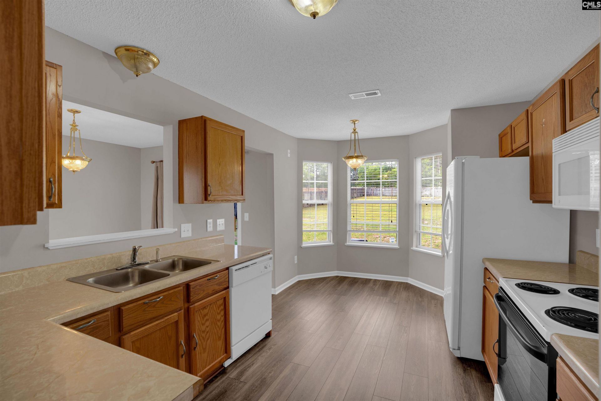 148 Woodcote Drive  Photo 12
