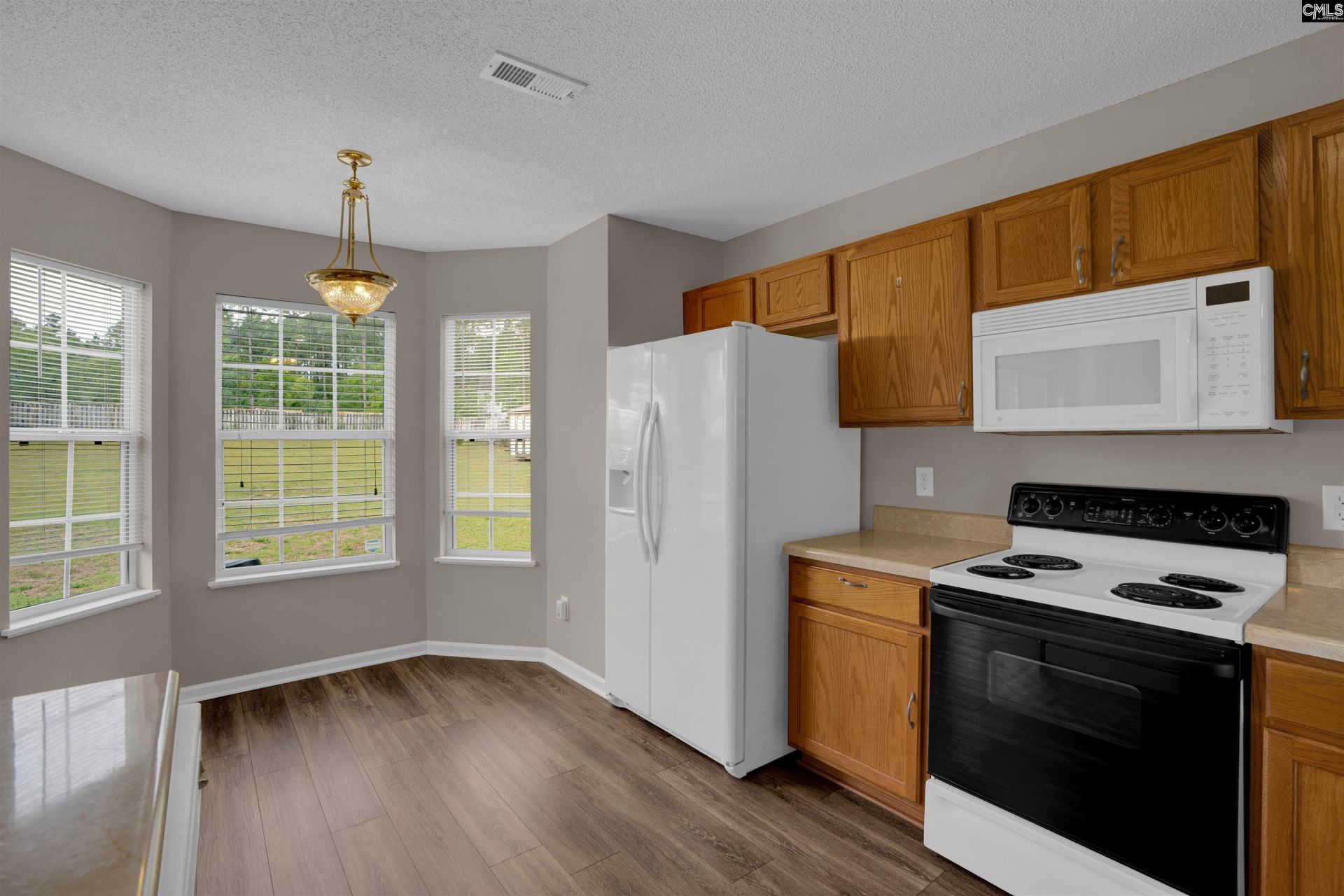 148 Woodcote Drive  Photo 14