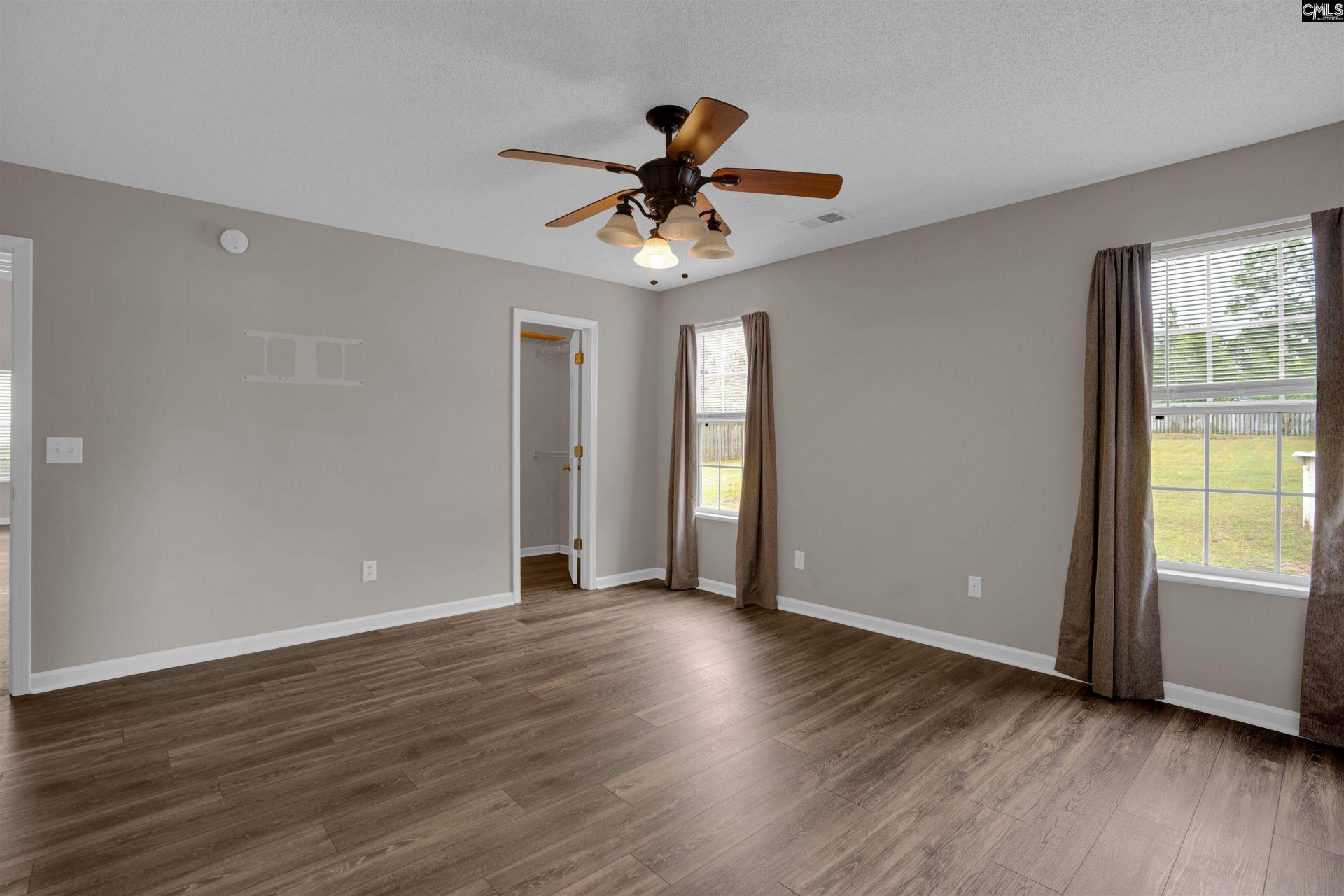 148 Woodcote Drive  Photo 20