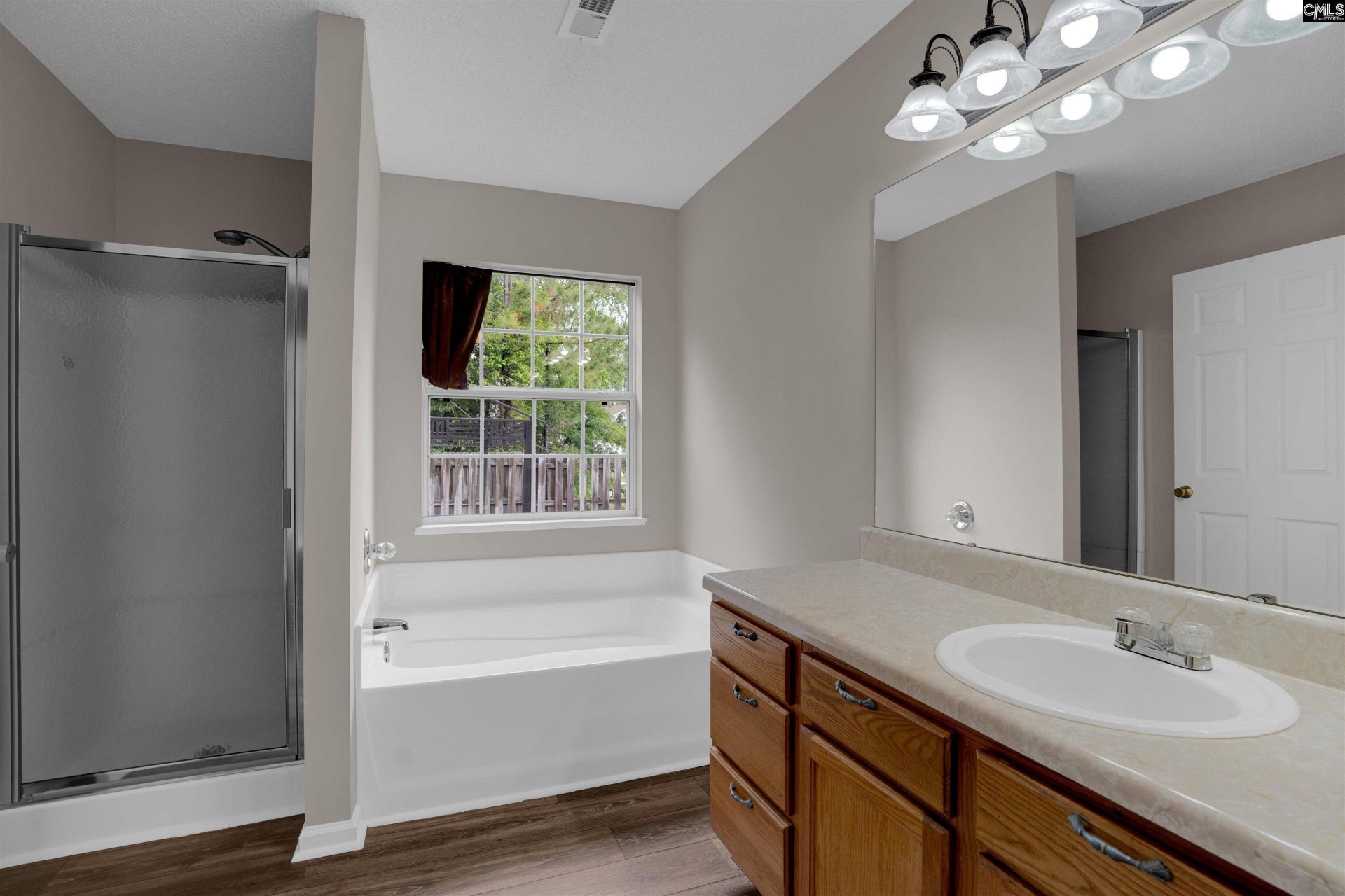 148 Woodcote Drive  Photo 24
