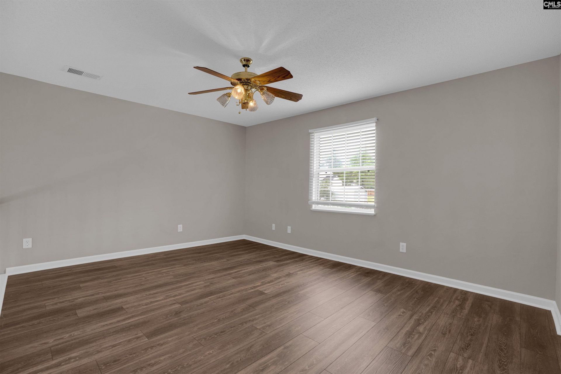 148 Woodcote Drive  Photo 25