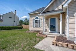 148 Woodcote Drive  photo 4