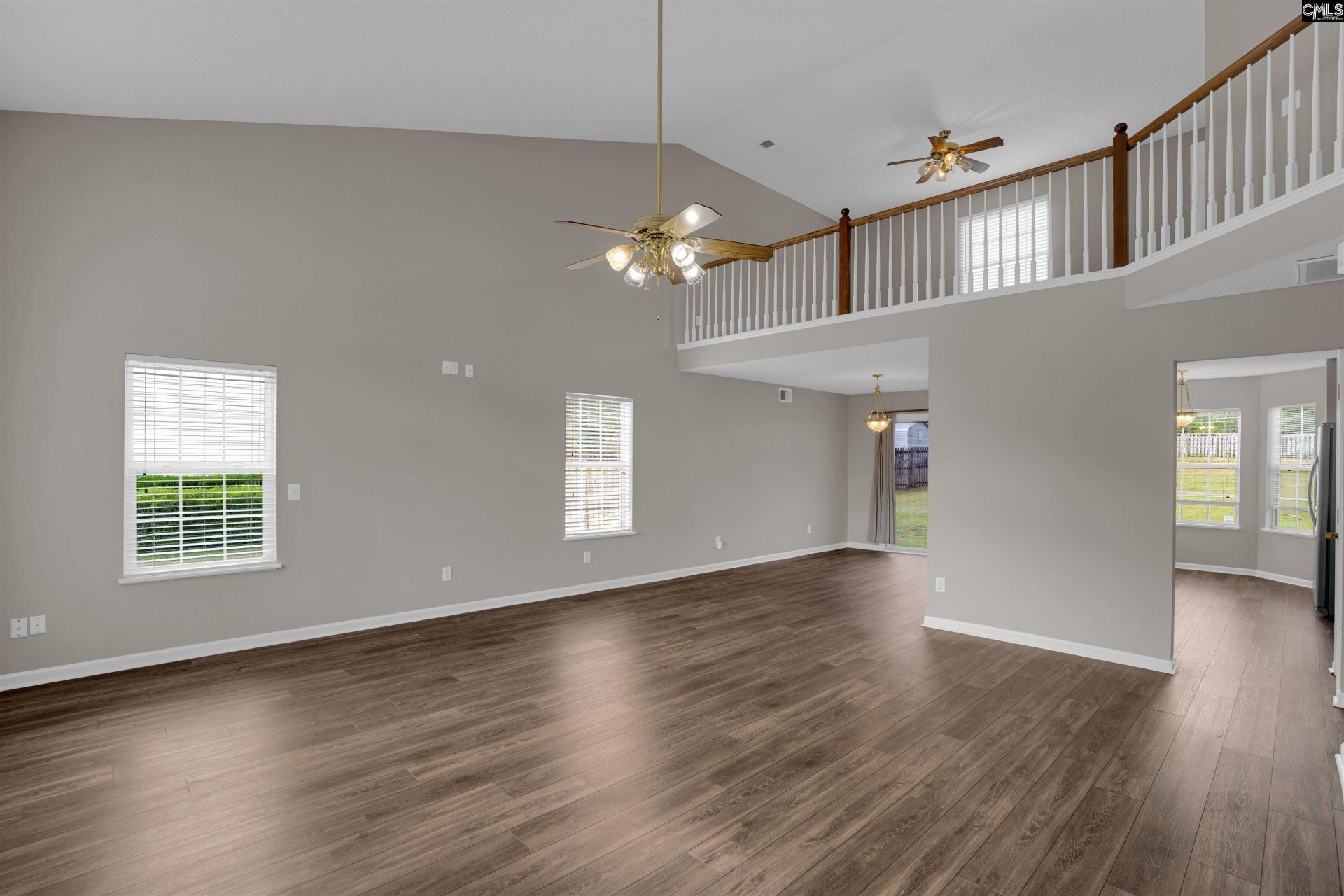 148 Woodcote Drive  Photo 4