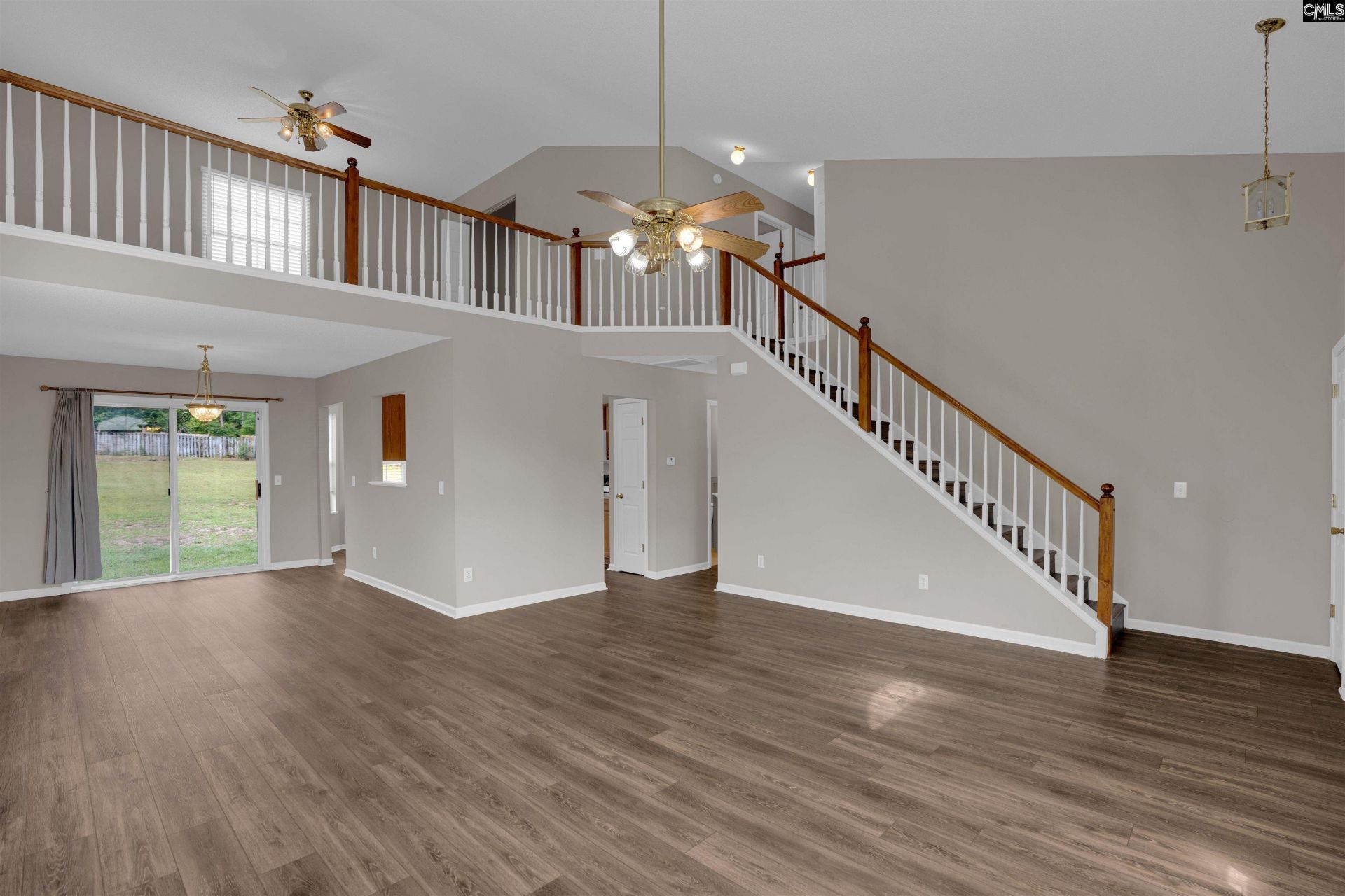 148 Woodcote Drive  Photo 6