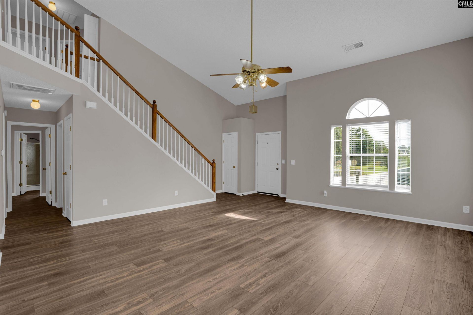 148 Woodcote Drive  Photo 7