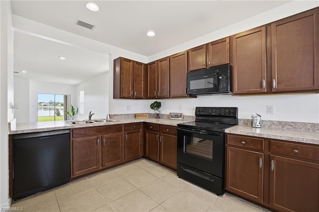 10884 Marble Brook Blvd, Lehigh Acres, FL 33936 Photo