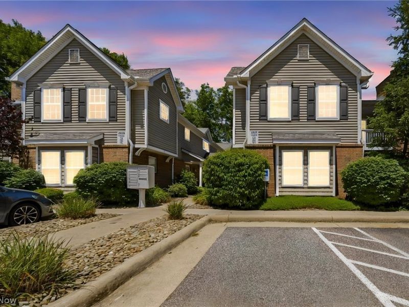 3371 Lenox Village, Unit 155, Fairlawn, OH 44333 Photo 2