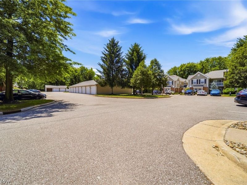 3371 Lenox Village, Unit 155, Fairlawn, OH 44333 Photo 3
