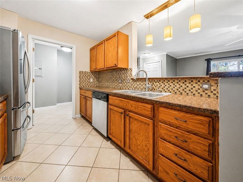 3371 Lenox Village, Unit 155, Fairlawn, OH 44333 Photo 5