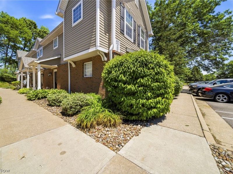 3371 Lenox Village, Unit 155, Fairlawn, OH 44333 Photo 5