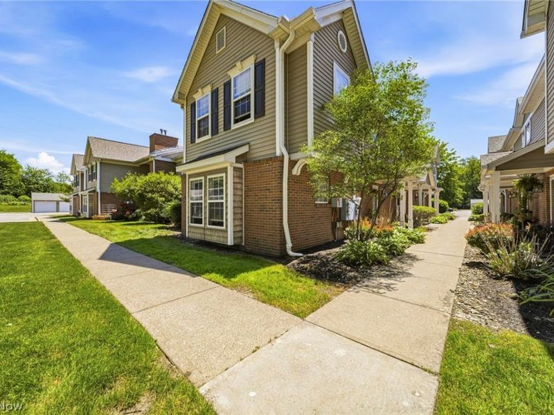 3371 Lenox Village, Unit 155, Fairlawn, OH 44333 Photo 8