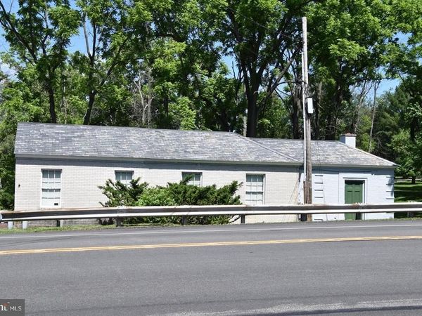 1921 VALLEY FORGE ROAD, NORRISTOWN, PA 19403