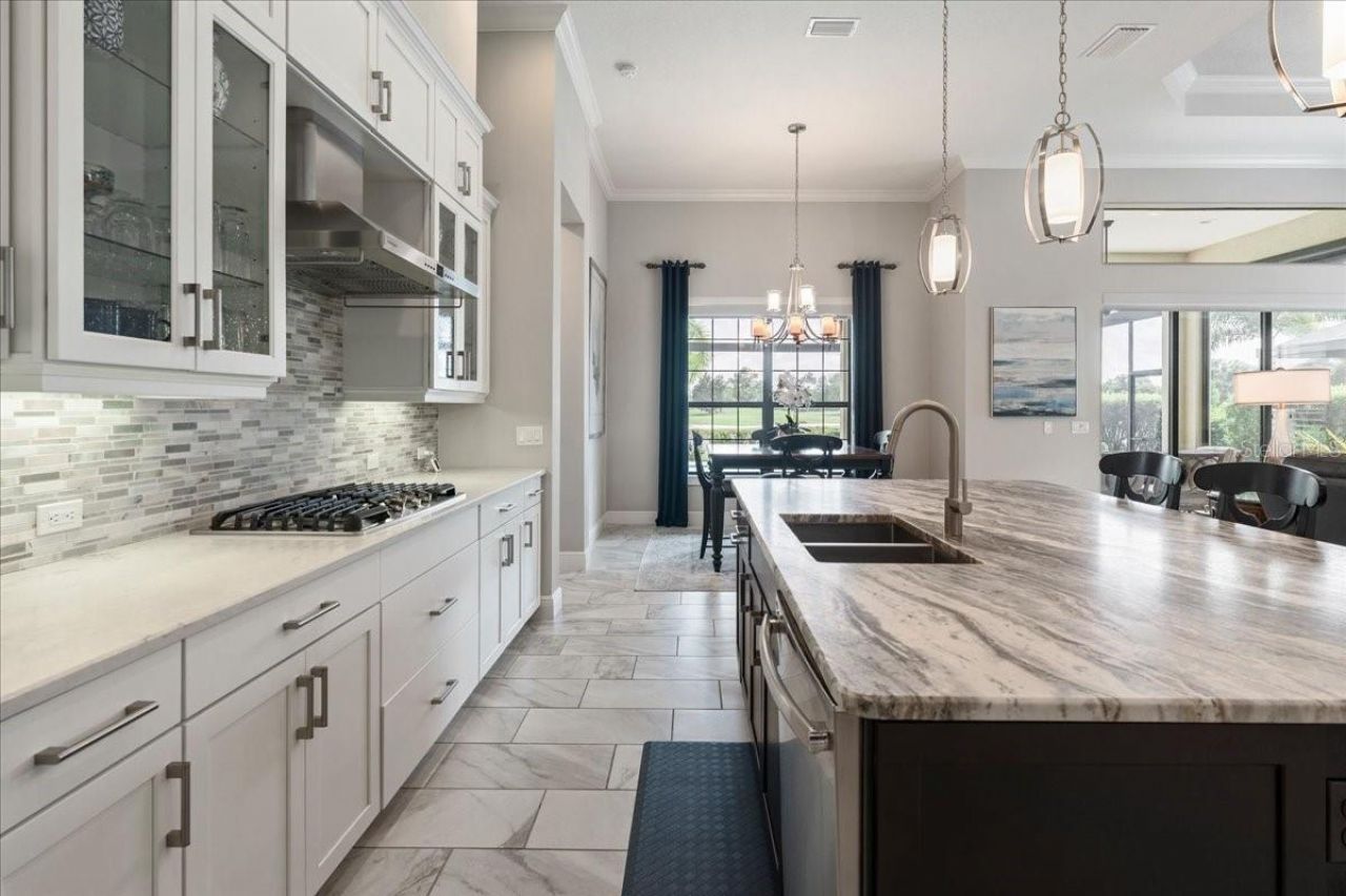 15406 Castle Park Terrace, Bradenton, FL 34202 Photo