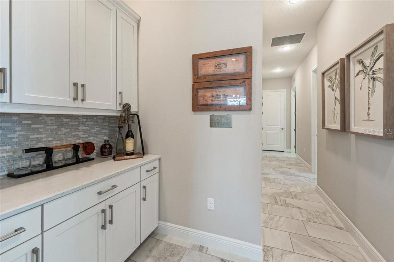 15406 Castle Park Terrace, Bradenton, FL 34202 Photo