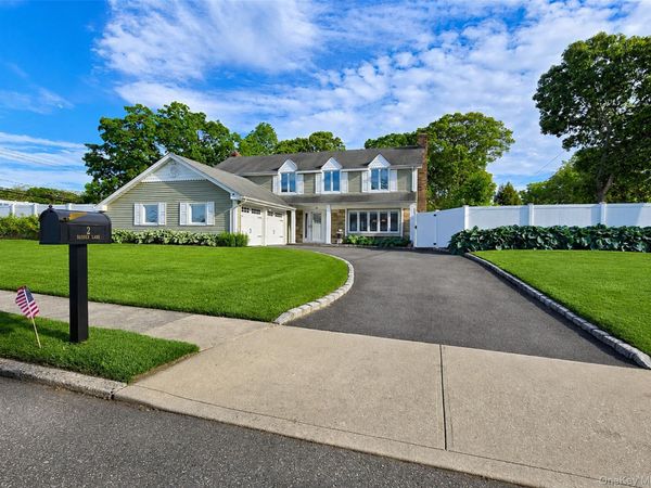 2 Sussex Lane , Lake Grove, NY 11755
