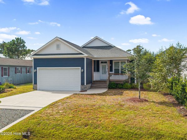 319 NE 61st Street , Oak Island, NC 28465