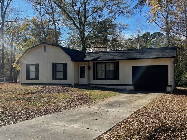 1002 Stillwood Circle , Jacksonville, NC 28540