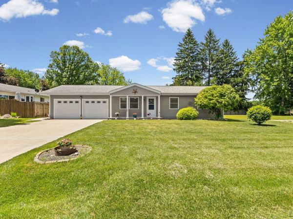 224 Kingsberry , Blissfield, MI 49228