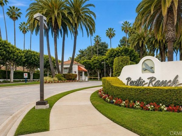 7402 Yellowtail Drive #204 Drive , Unit 204, Huntington Beach, CA 92648