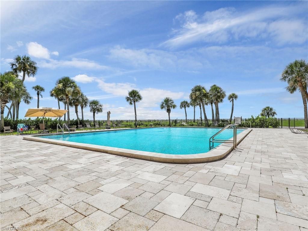 10851 Gulf Shore Dr , Unit 605, Naples, FL 34108 Photo