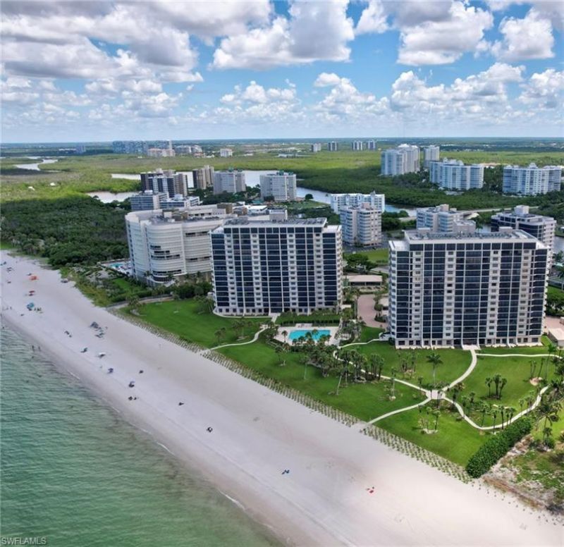 10851 Gulf Shore Dr , Unit 605, Naples, FL 34108 Photo