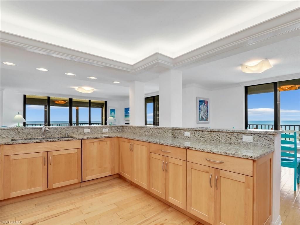 10851 Gulf Shore Dr , Unit 605, Naples, FL 34108 Photo