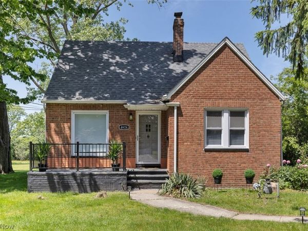 4624 Derbyshire Drive, North Randall, OH 44128