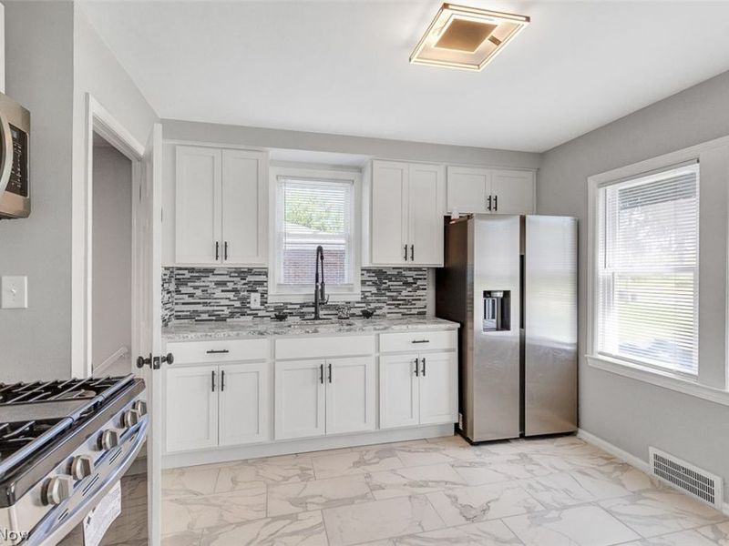4624 Derbyshire Drive, North Randall, OH 44128 Photo 10
