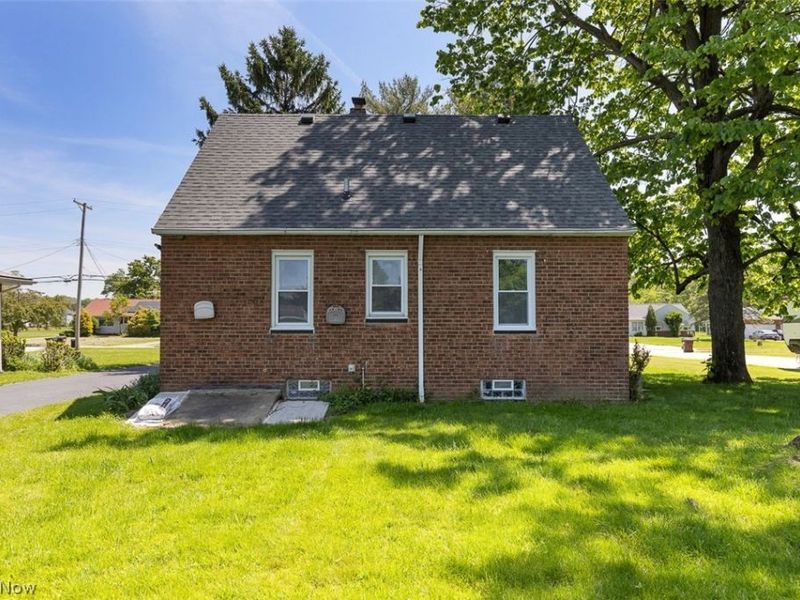 4624 Derbyshire Drive, North Randall, OH 44128 Photo 5