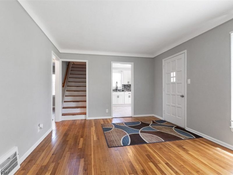 4624 Derbyshire Drive, North Randall, OH 44128 Photo 9