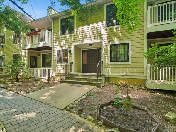 18 B Foxwood Dr Unit B, Morris Plains, NJ 07950
