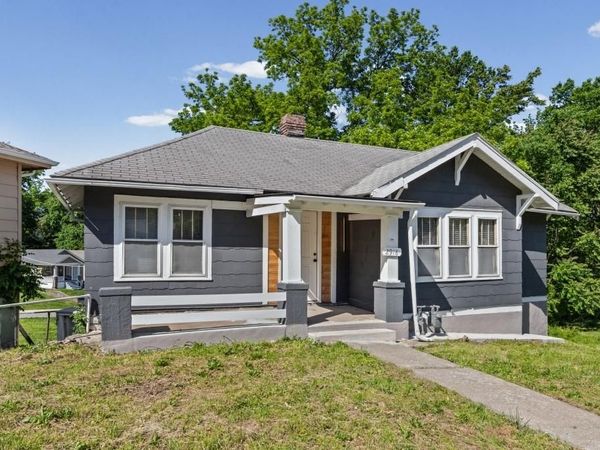 2918 Parkwood Boulevard, Kansas City, KS 66104