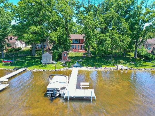 7926 E Long Lake Dr, Norway, WI 53185