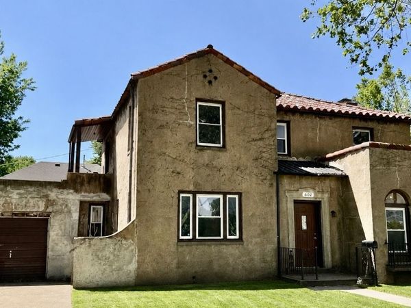 602 S 9th Street, Clinton, IA 52732