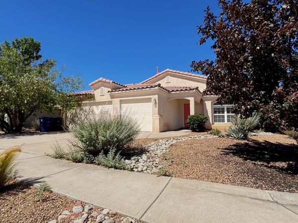 8211 Santa Clarita Street NE, Albuquerque, NM 87113