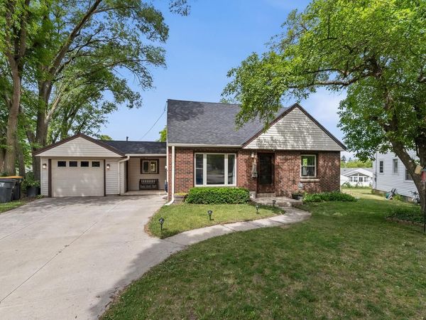 10924 W Marion STREET, Wauwatosa, WI 53222