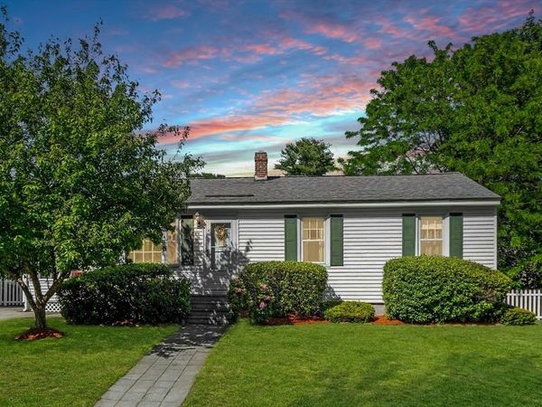 27 Sunset Rd, Dracut, MA 01826